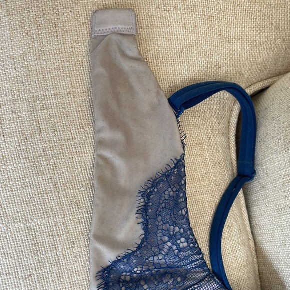 3 Victoria’s Secret push-up bras - Picture 11 of 17